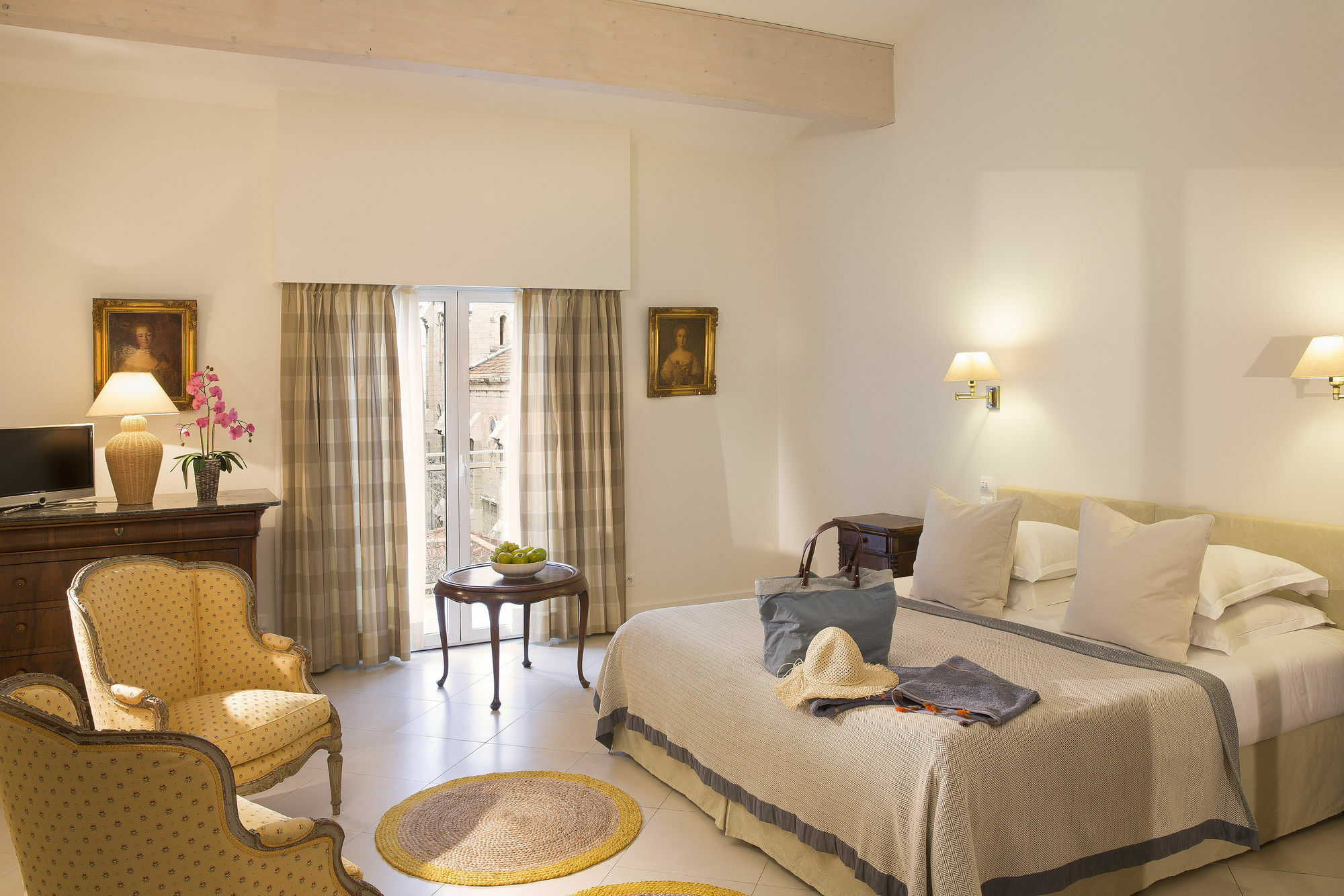 D'estelle Aparthotel 4*