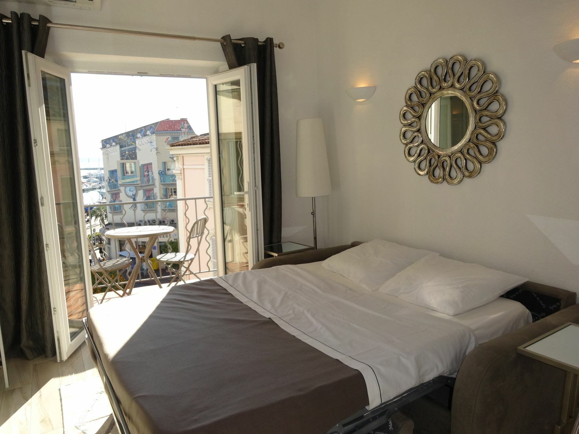 Apartment De Le Port Cannes