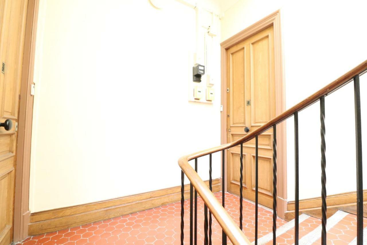 2 Bedroom Forville. 8 Mins From The Palais. 328 Apartment *