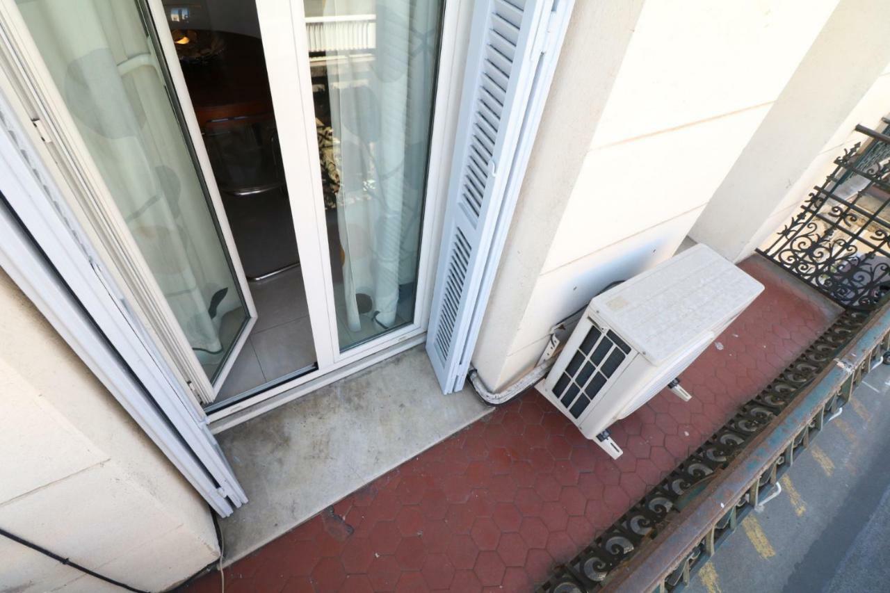 Apartment 2 Bedroom Forville. 8 Mins From The Palais. 328 Cannes