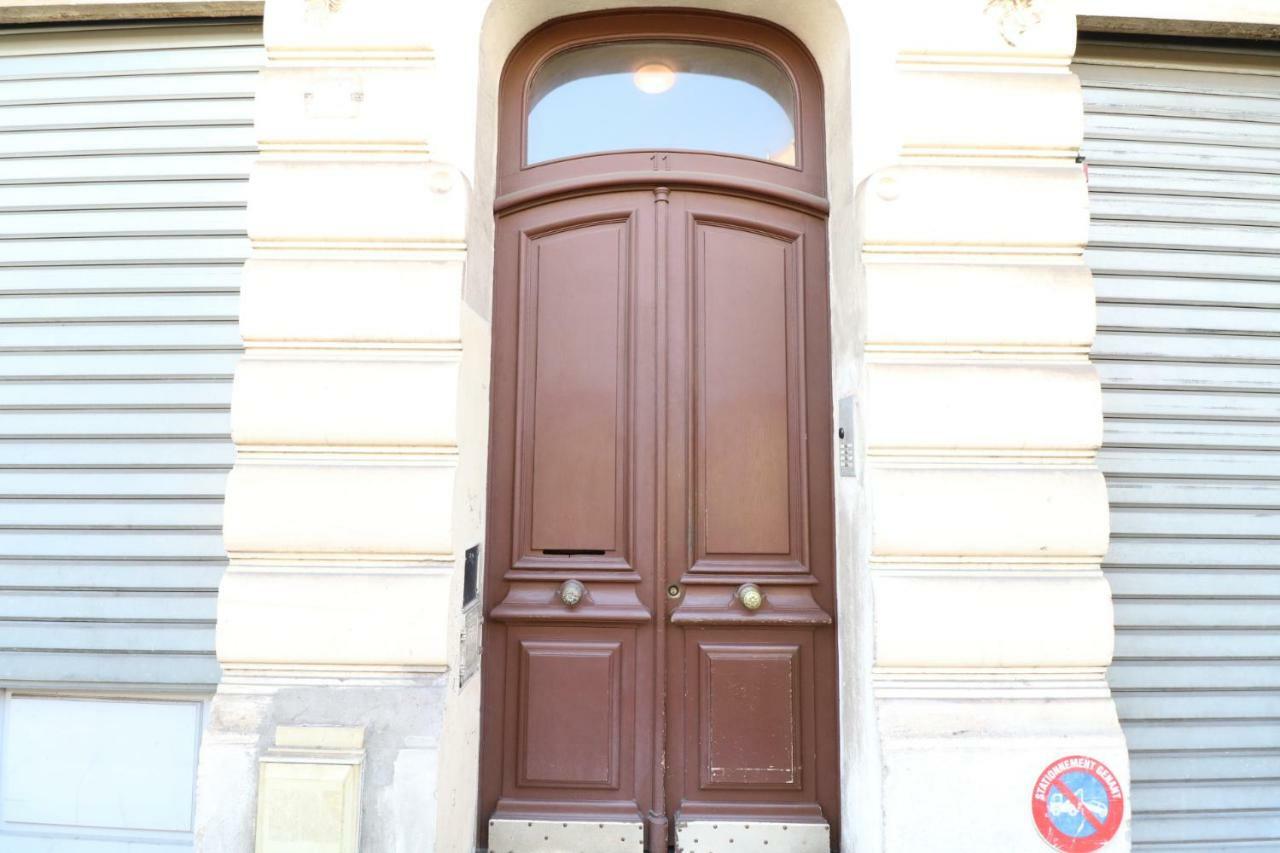 Apartment 2 Bedroom Forville. 8 Mins From The Palais. 328 *