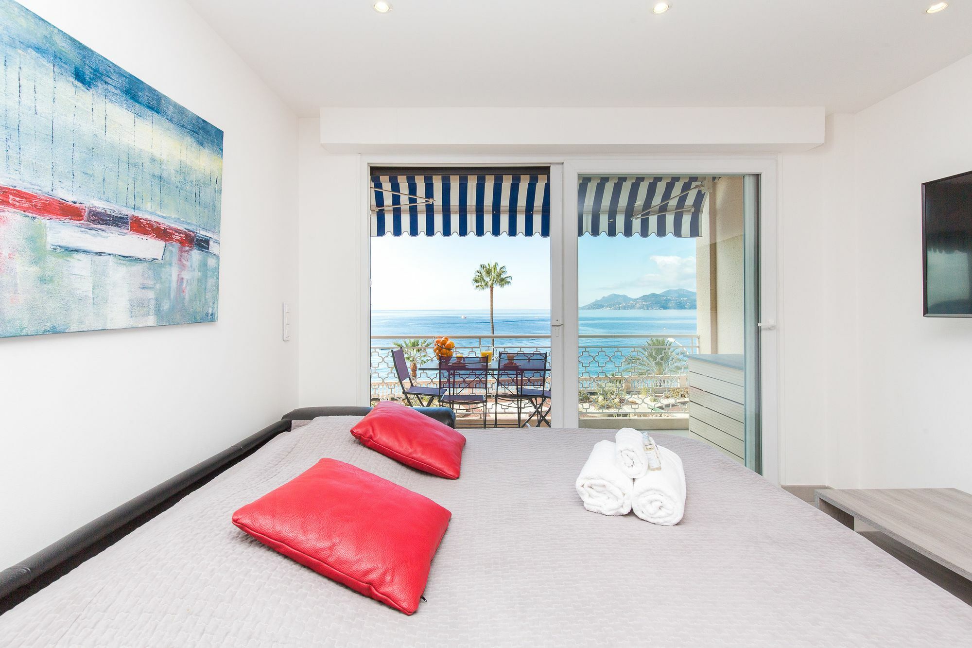 Saint Remy Yourhosthelper * Cannes