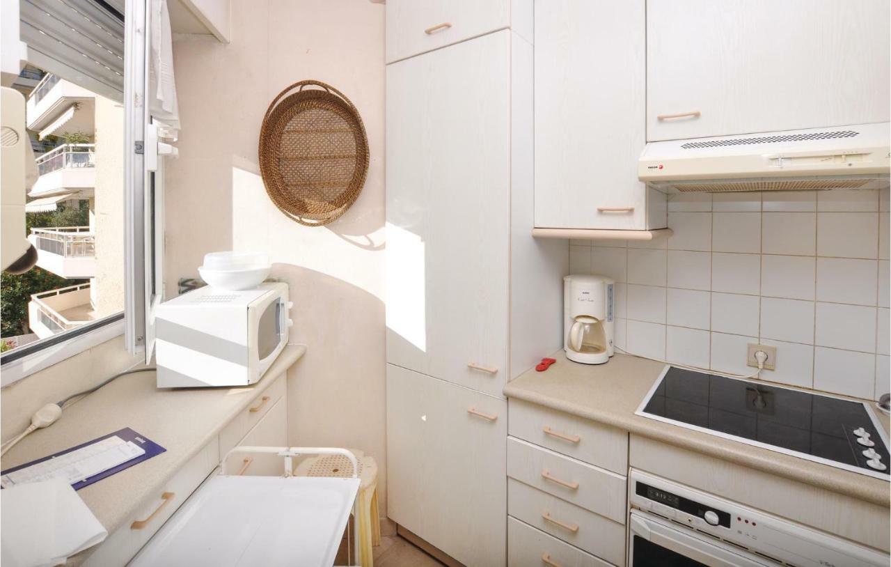 Awesome In With Kitchen Apartamento