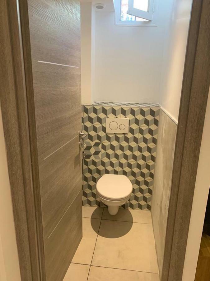 Centre - Rue Montaigne * Cannes