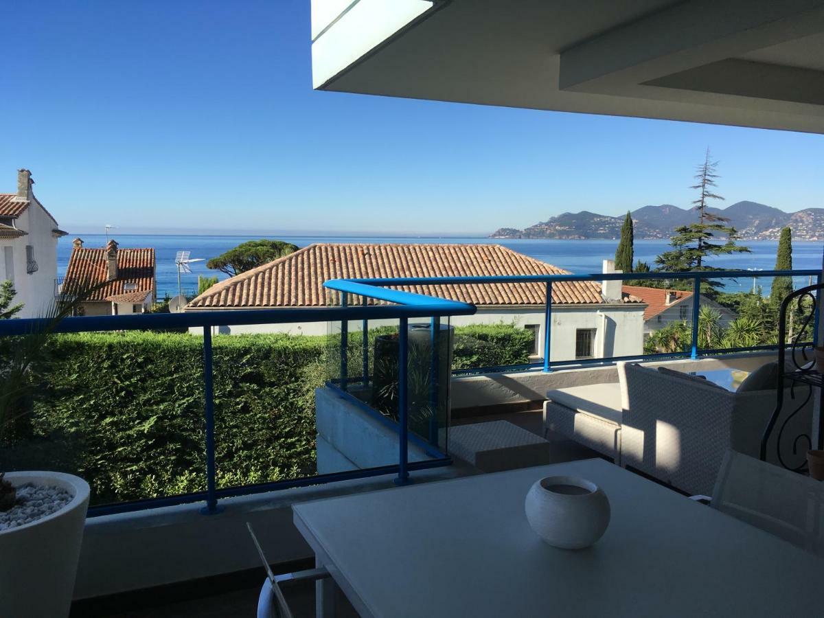 Modern One Bedroomed Just Off The Seafront With A Terrace And Pool Access 1753 Cannes