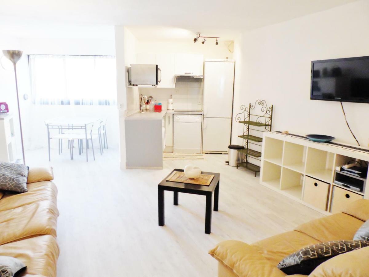 2mn/45m2/vue Mer/inernet/clim/parking Prive Apartment *