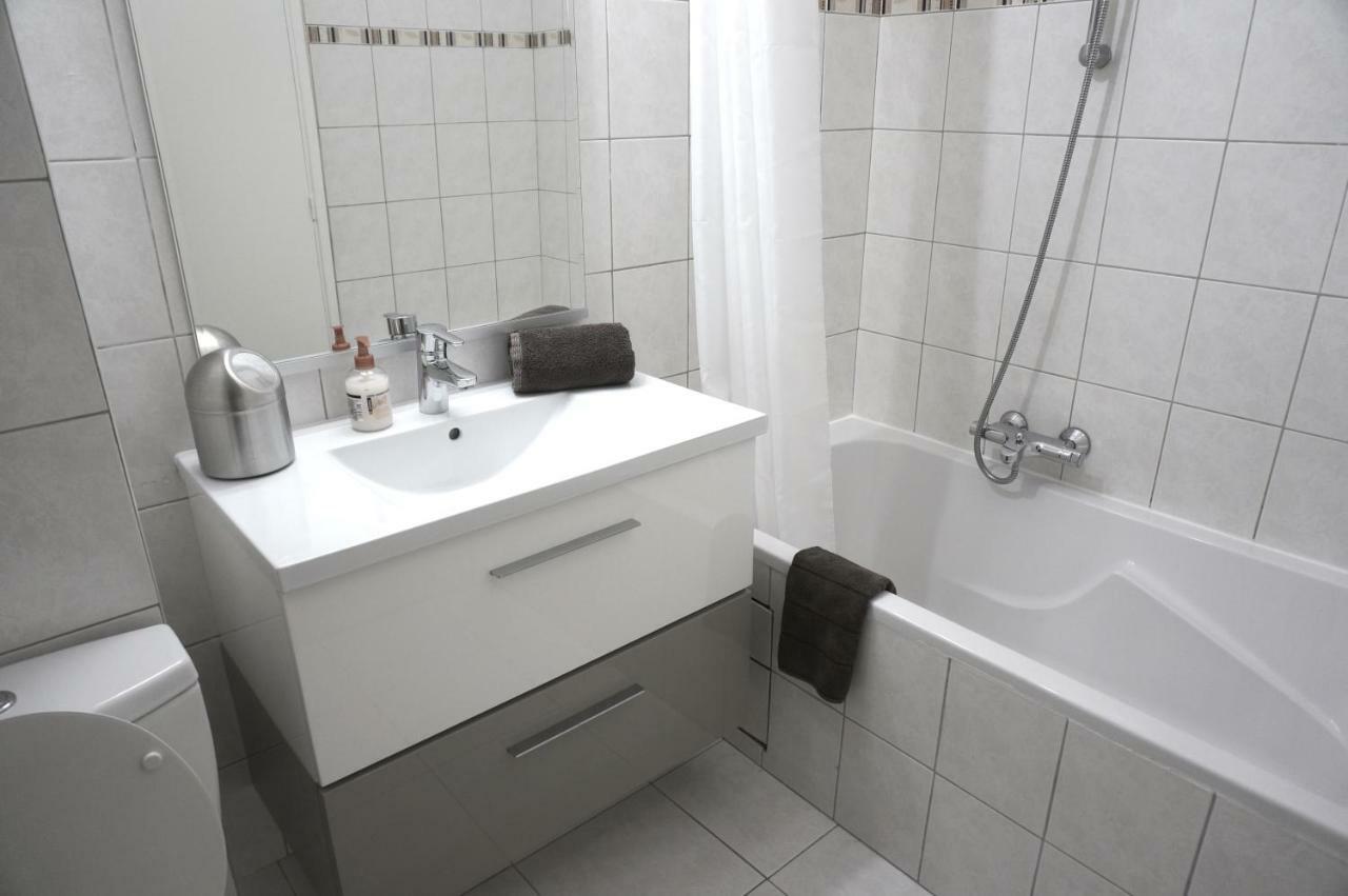 Appartement Centre Cannes, Logement Rénové Rue Piétonne, Proche Plage Et Palais Festival Cannes