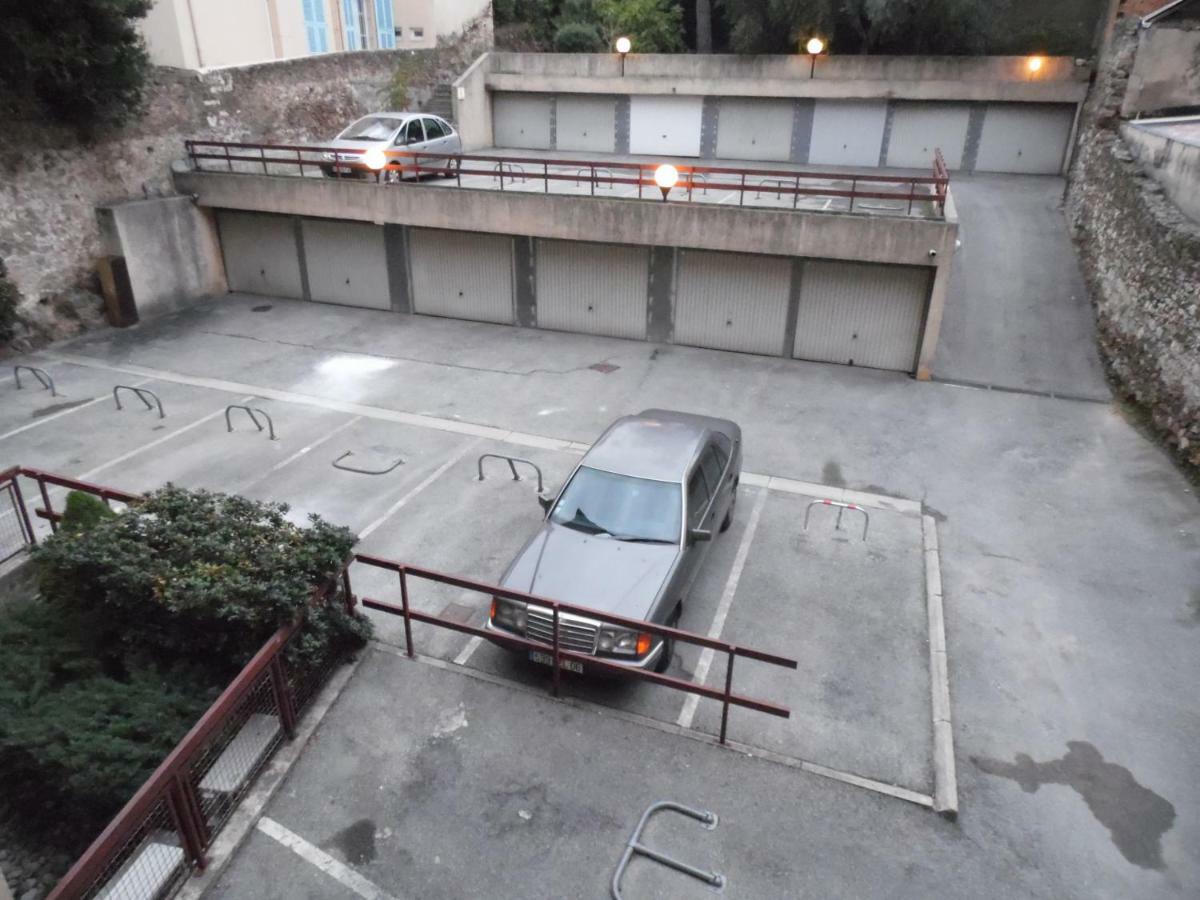 Apartment 2mn/45m2/vue Mer/inernet/clim/parking Prive Cannes