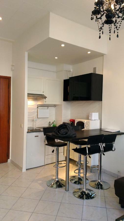 Hoche Apartment *