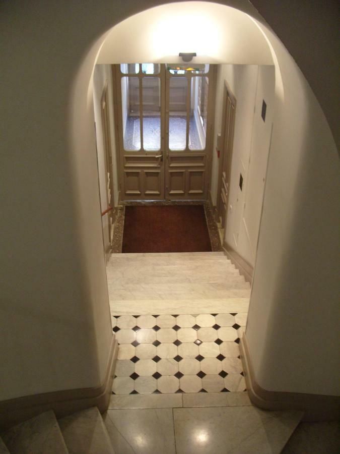 Golden Triangle 2br/2ba *