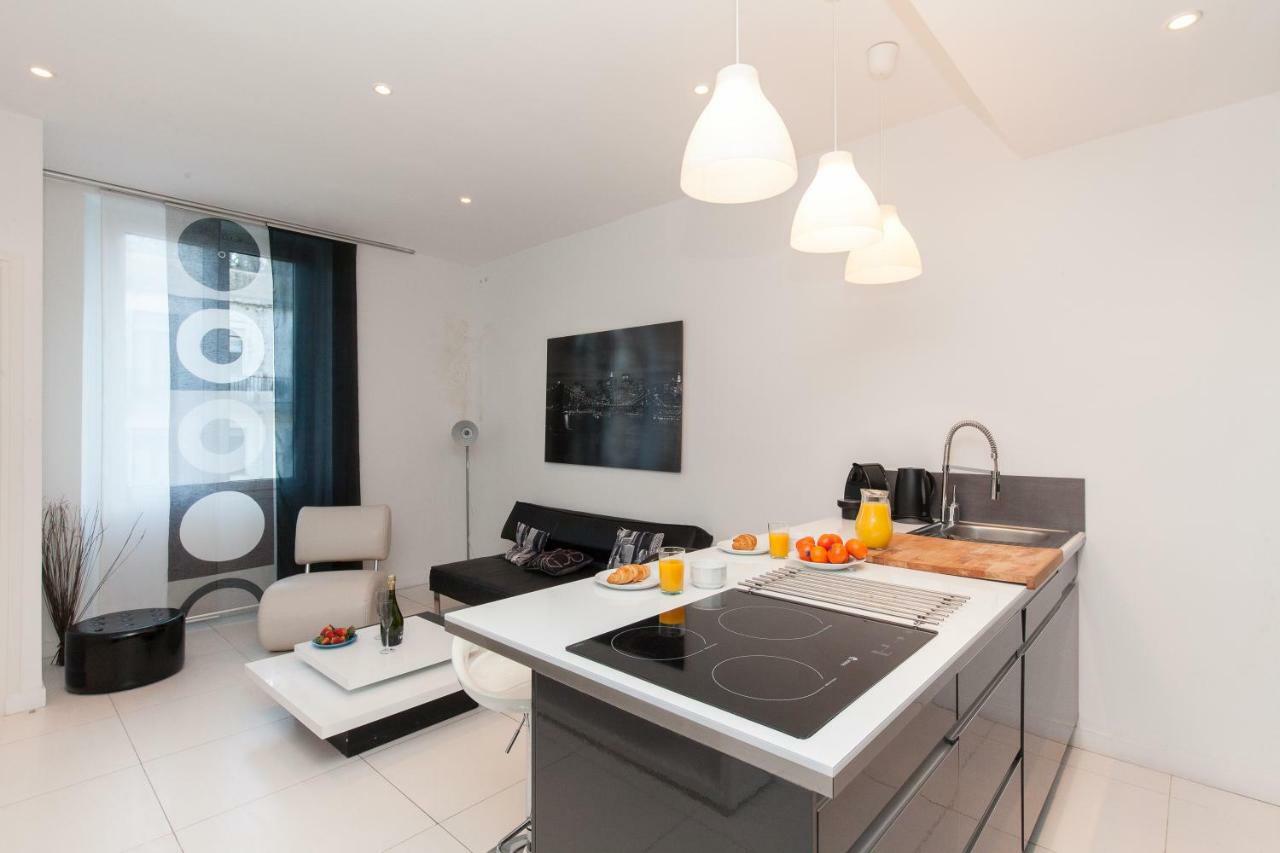New York 2 Pieces 3 Etoiles Calme Plein Centre De Cannes, 5mn Des Plages Et Palais