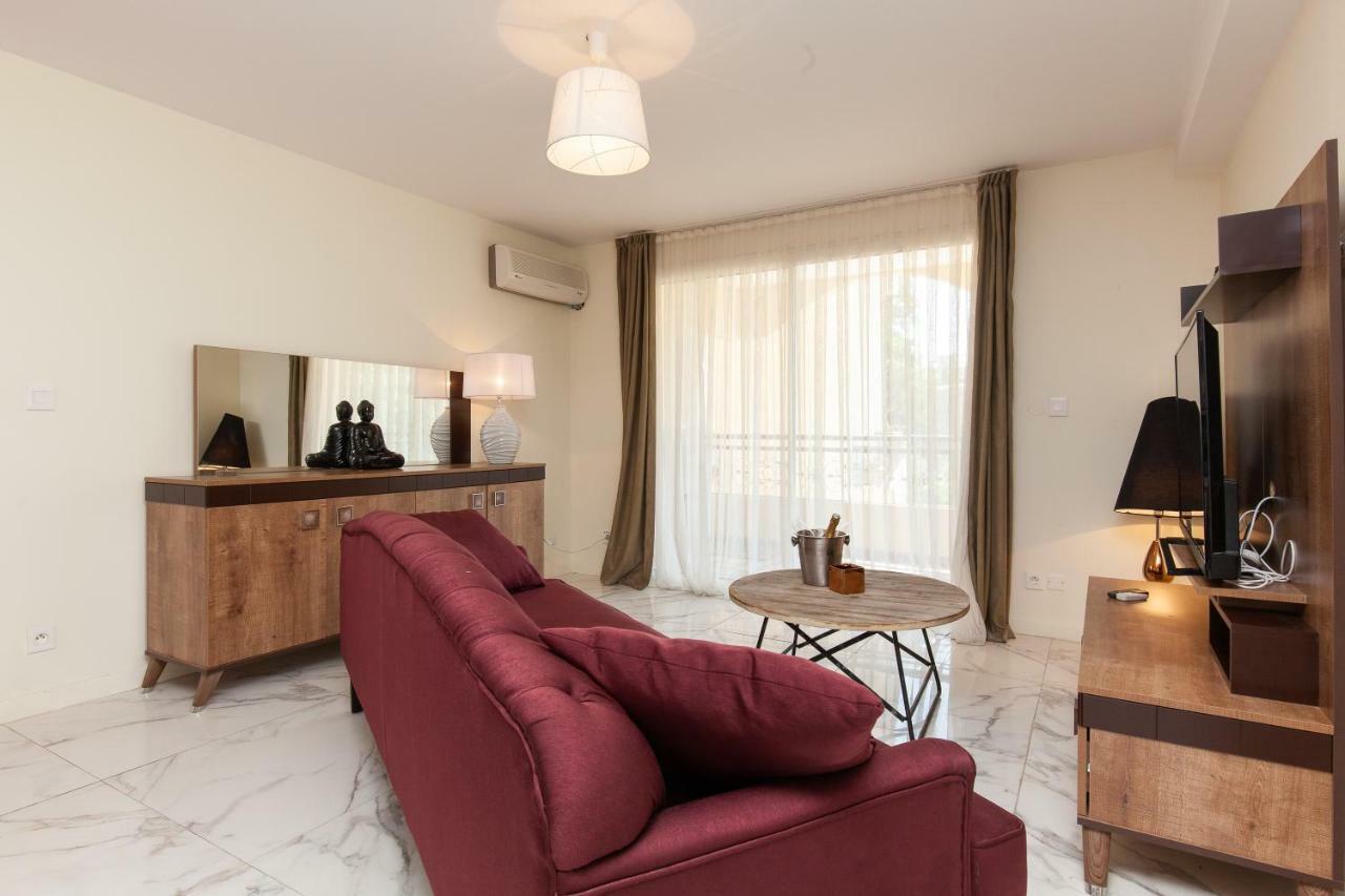 Aparthotel D'azur Riou