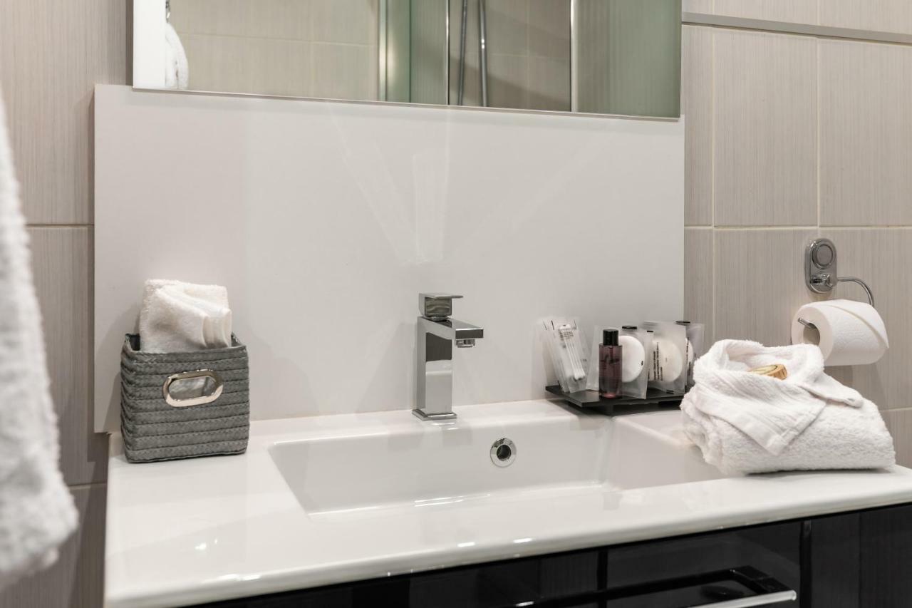 Luxury Studio Apartment *