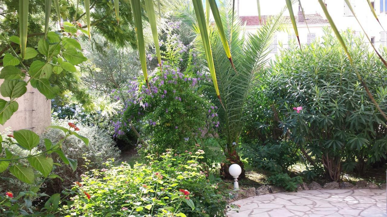 Avec Jardin *