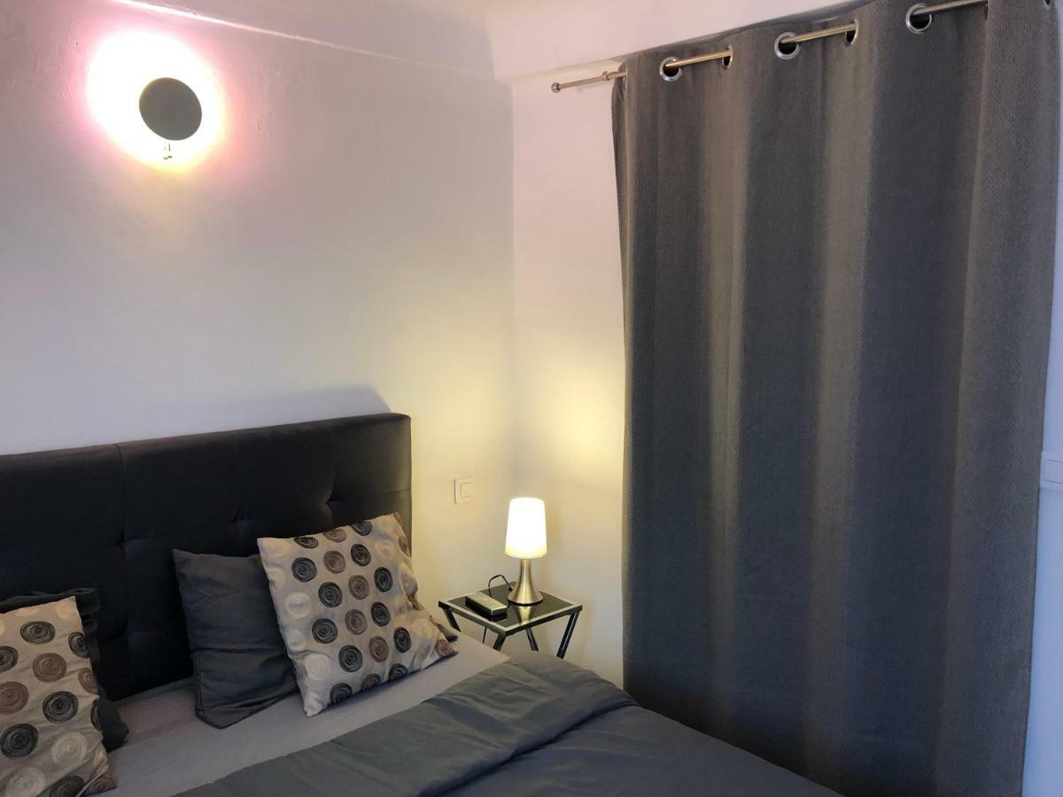 A Deux Pas Du Palais Des Festivals , Deux Pieces Dans Le Bas Du Quartier Historique Du Suquet A Apartment Cannes