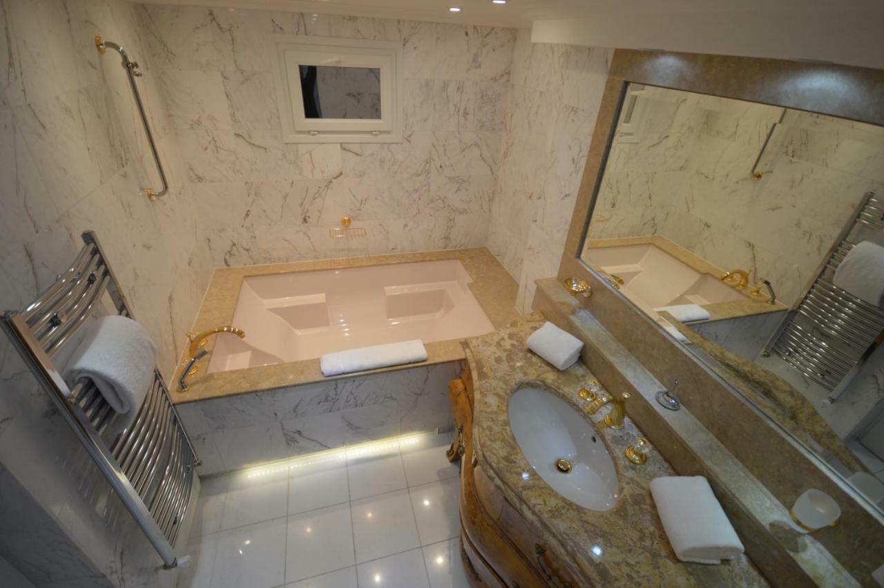 White House - Luxury Cannes