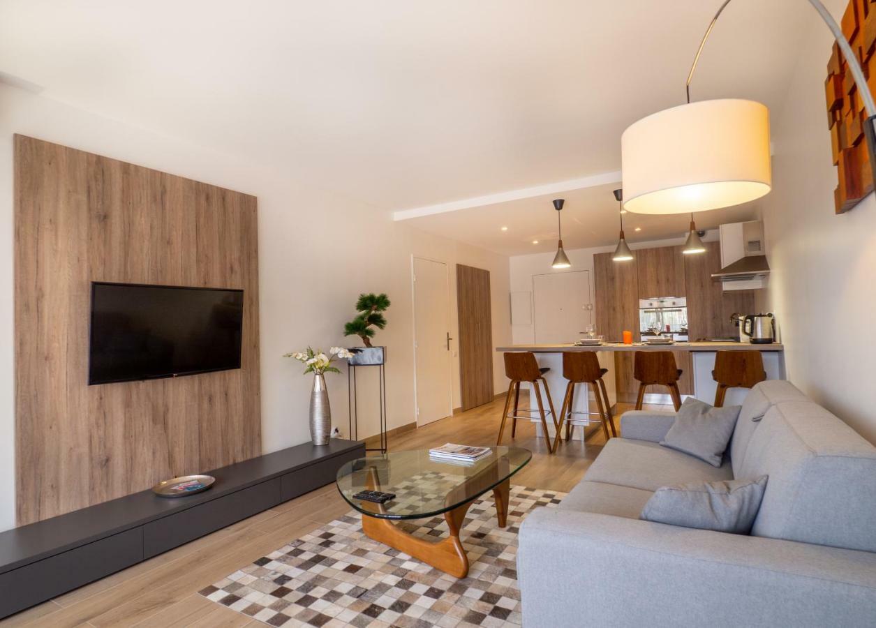 De Standing Apartment *