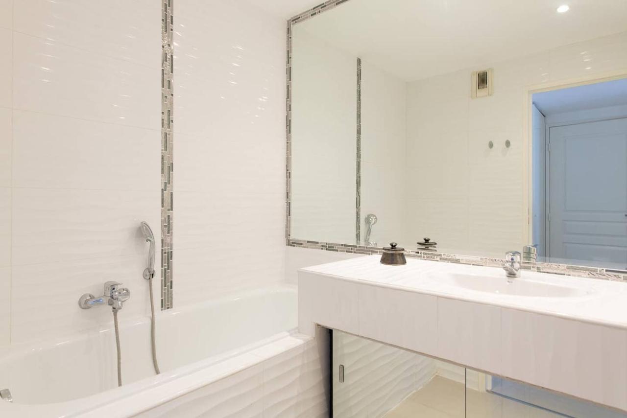 Apartment Martinez Area: Modern 3 Bedrooms W/ Terrace Cannes