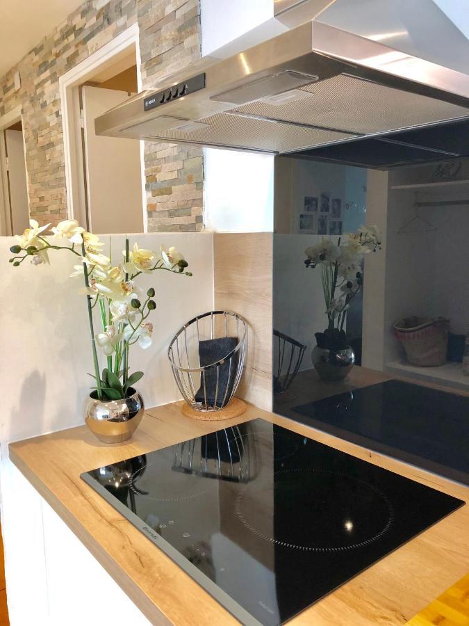 Cosy Calme Central-terrasse Proche Palais Apartment *