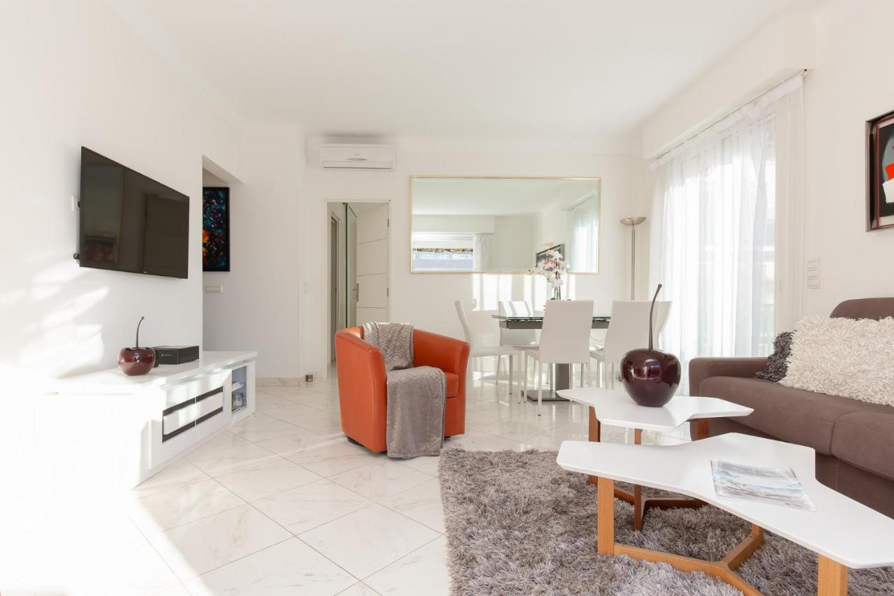 Mariott Area: Sunny 2 Beds /2 Baths Apartment Cannes