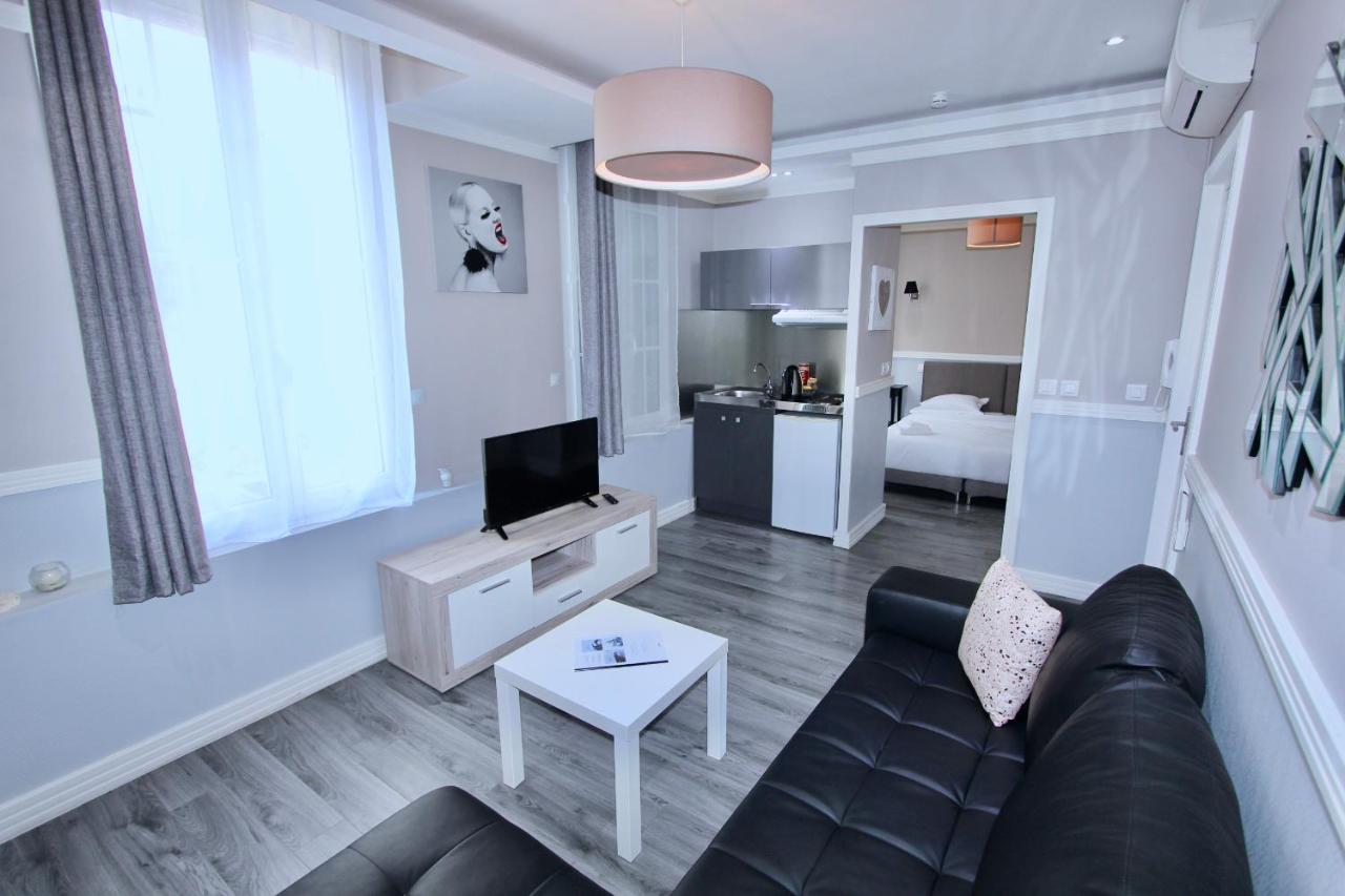 Luxury Aparthotel 2*