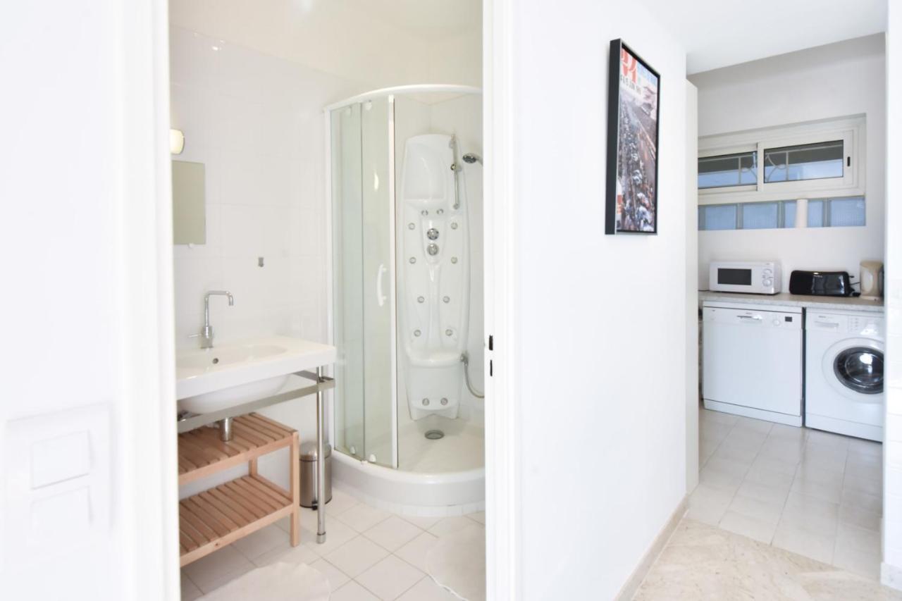 1-br Sea View Luxury Residential With Pool Apartment
