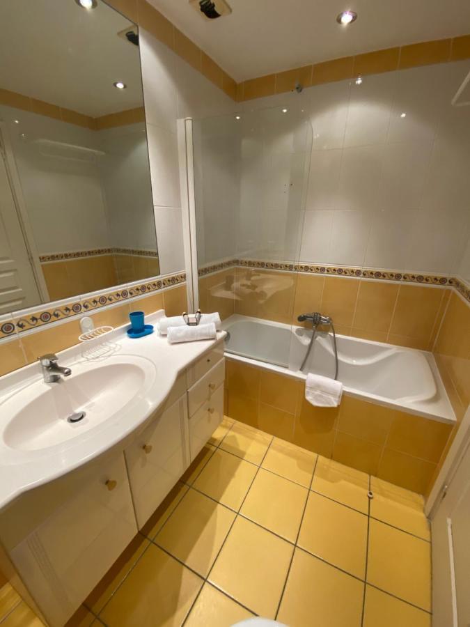 Holiday Apartment *
