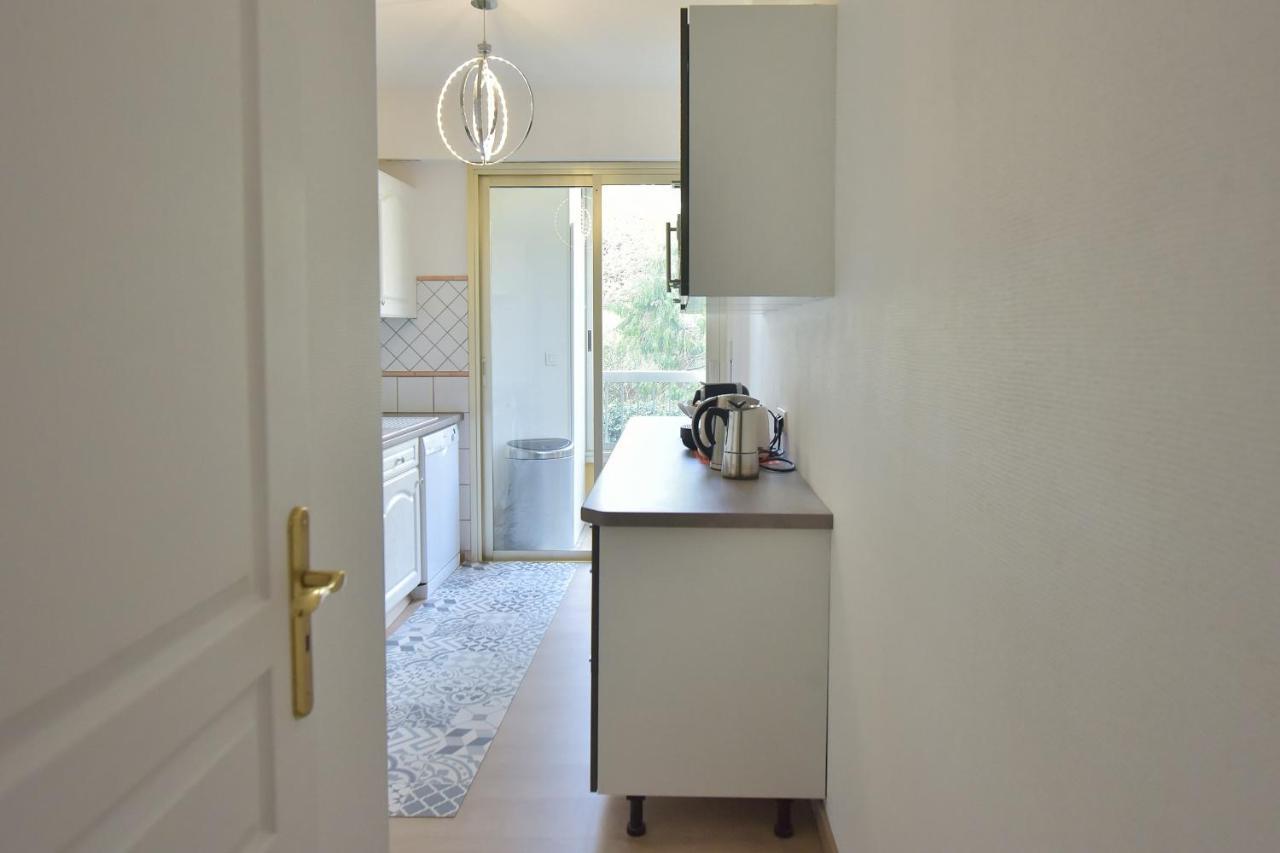 Apartment 2-br With Pool & Garage - 10 Min Walk To Center *