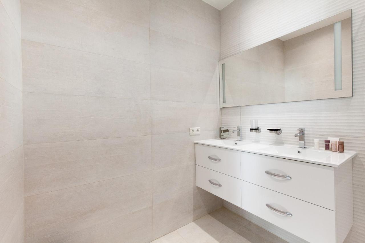 Mariott Area: Sunny 2 Beds /2 Baths * Cannes
