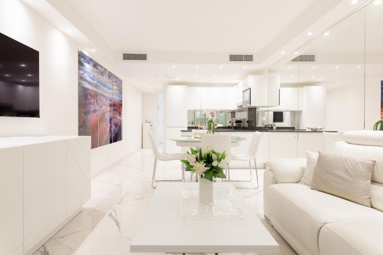 On La Croisette: New 2 Bedrooms With Sea View Apartment Cannes