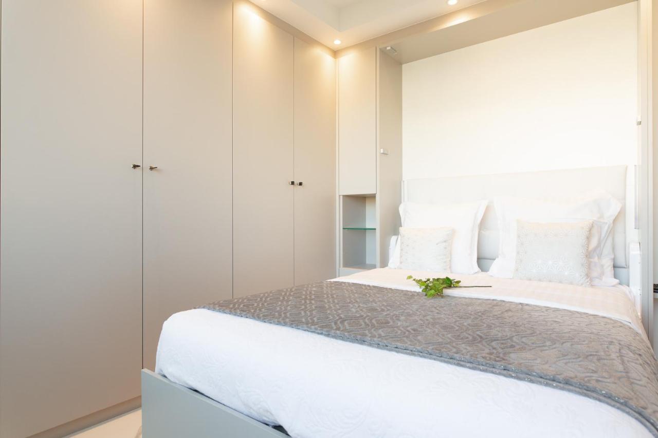 On La Croisette: New 2 Bedrooms With Sea View * Cannes