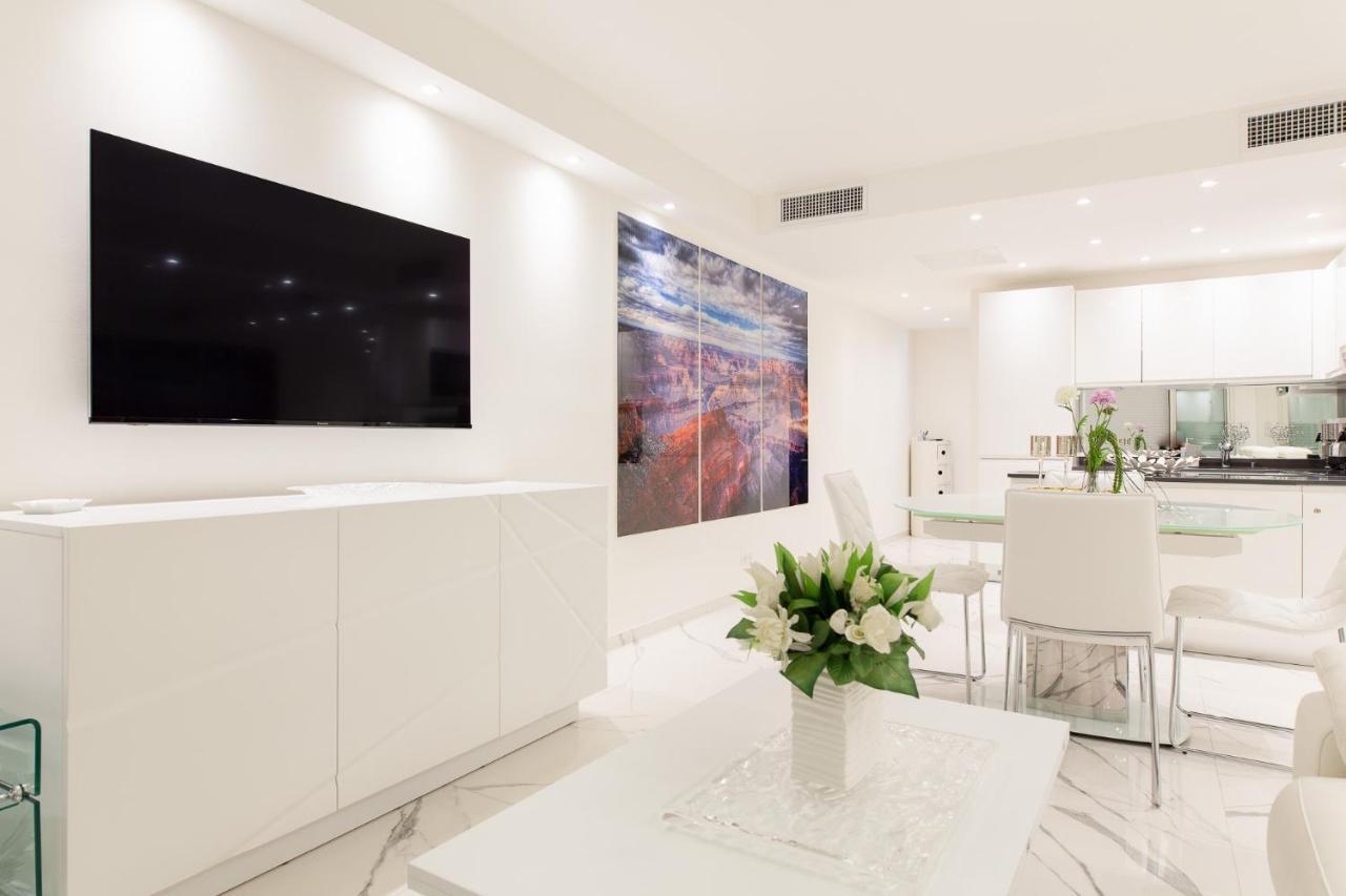 On La Croisette: New 2 Bedrooms With Sea View Apartment Cannes