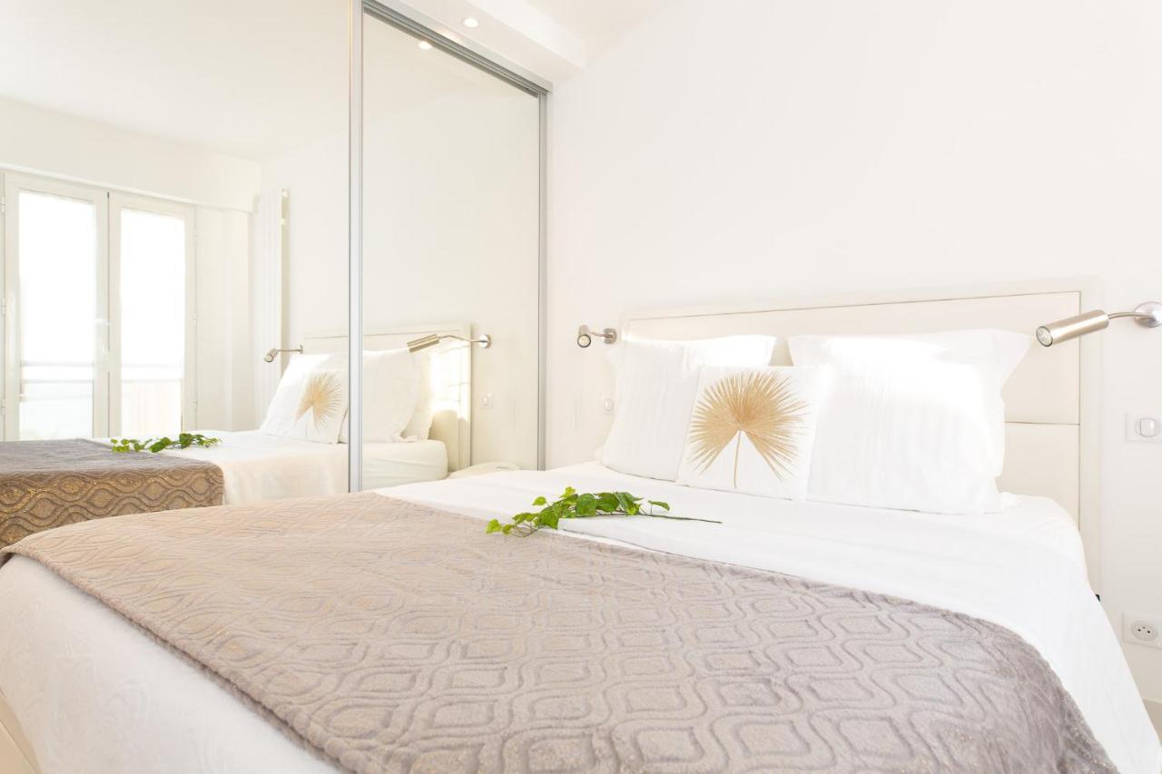 On La Croisette: New 2 Bedrooms With Sea View Apartment Cannes