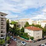 Appartement Moderne A Cannes Avec Balcon Et Vue Sur La Ville 55 M²
