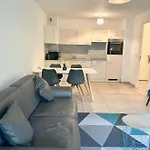 Oxford 1 Bedroom Apartment In A Brand New Building With A Pool