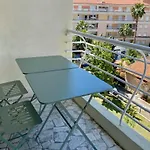 Spacious Bright Nest With Balcony In Cannes