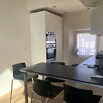 Large Studio Flat 4 Pax Thu9