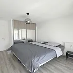 Charming 2 Room , 52 M2, Very Spacious, Bright And Near Sea Martinez Hotel