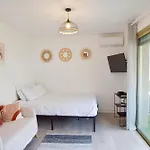 Palm Beach Studio With Terrace 150M From Beaches