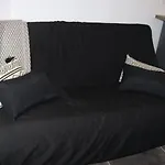 Agreable Studio Avec Sa Terrasse Exterieure Entierement Amenage A 5 Min De La Mer