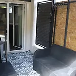 Agreable Studio Avec Sa Terrasse Exterieure Entierement Amenage A 5 Min De La Mer