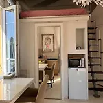 Joli Studio Avec Mezzanine Centre Cannes