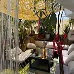 Joli Studio Avec Mezzanine Centre Cannes