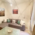 2 Bedrooms 2 Bathrooms 1 Min Palais & Beaches