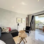 Stylish 1-Bedroom Apartment With Sea View On La Croisette