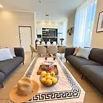 Beautiful 4 Beds & 4 Baths, 10Min From Palais, 4 Stars Residence