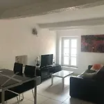 A Deux Pas Du Palais Des Festivals , Deux Pieces Dans Le Bas Du Quartier Historique Du Suquet A Cannes