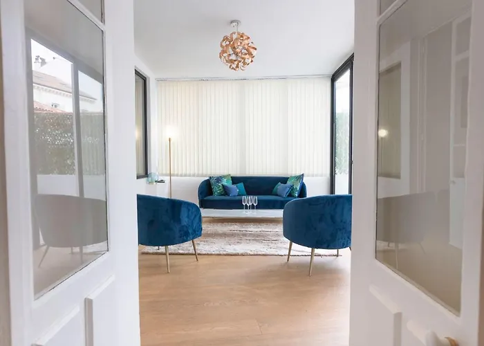 Modern 2-Br Apartment In The Heart Of Cannes