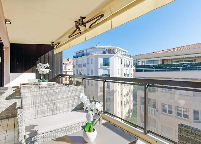 Carlton Area Xxl Luxe 1 Bed With Large Terrace