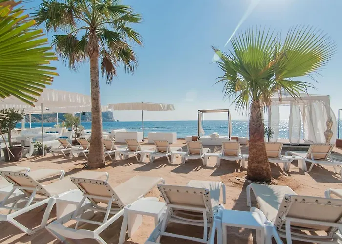 Cannes Martinez Croisette Beach 50M
